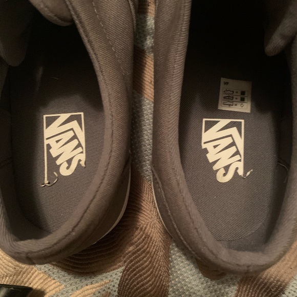 Vans - Picture 4 of 5